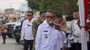 Kutim Bagikan 1.000 Bendera Merah Putih Gratis ke Masyarakat