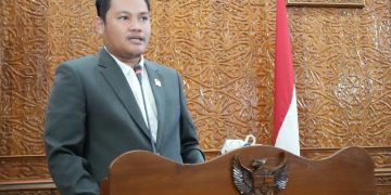 Akbar Tanjung Puji Kinerja Bupati Ardiansyah atas Peresmian Listrik 24 Jam di Muara Bengkal